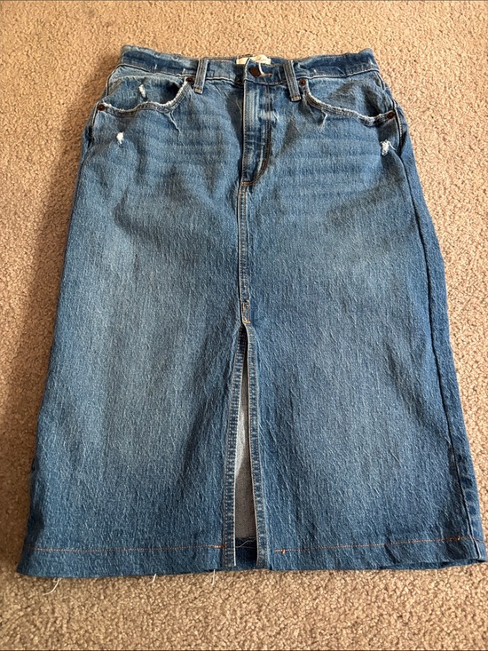 Universal Thread Dresses & Skirts - Universal Thread Classic Blue Denim Knee-Slit size 8